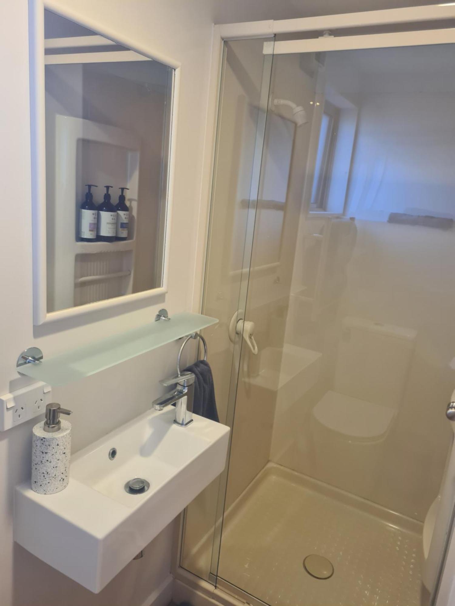 Villa 10 - Central Stylish Apartment كوينستاون المظهر الخارجي الصورة